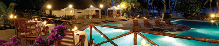 The pool at Rio Azul Lodge